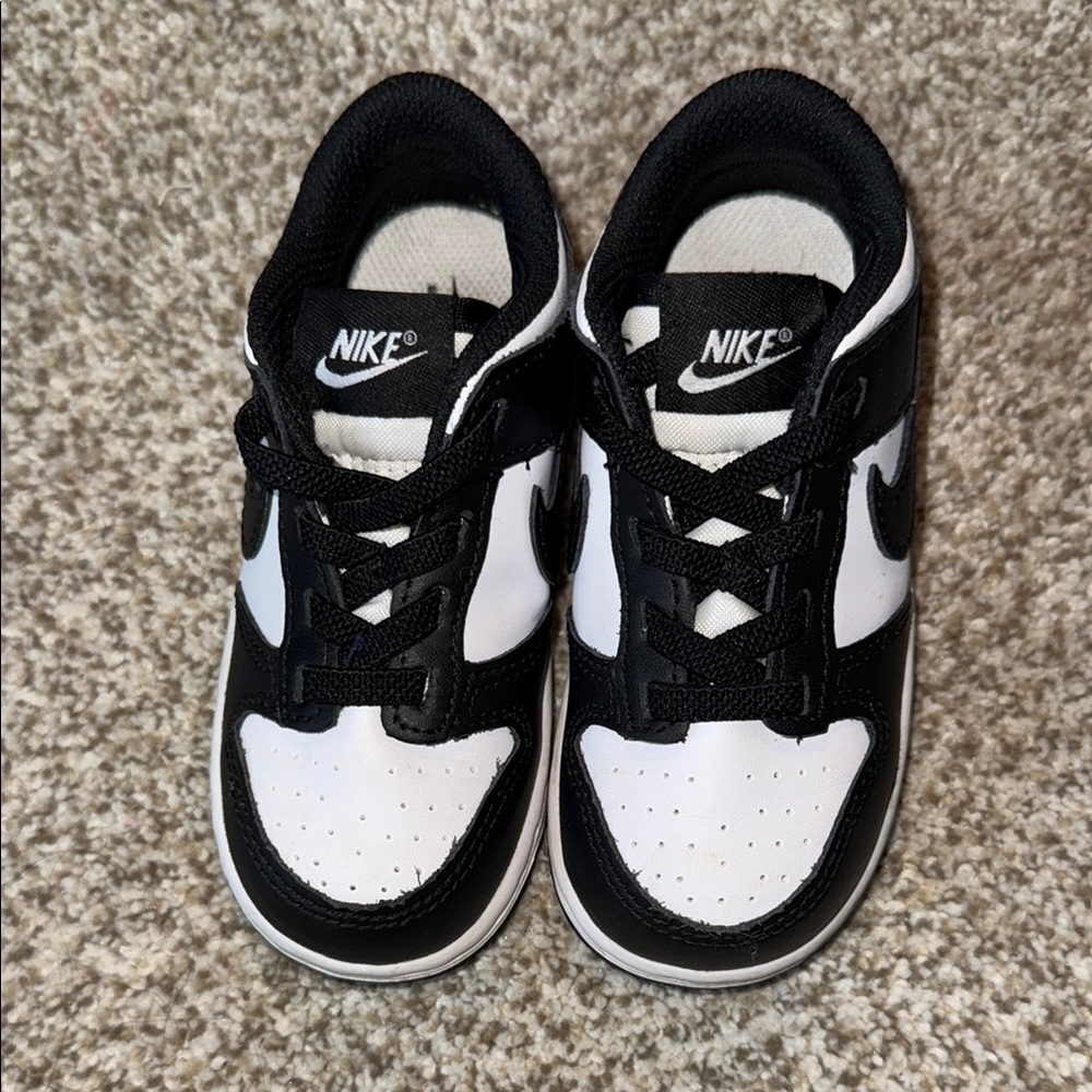 Nike Black and White Sneakers Classic Dunk Design